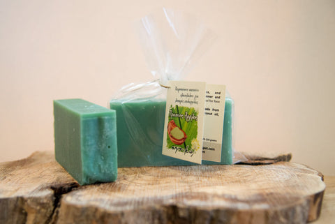 παραδοσιακό χειροποίητο σαπούνι ελαιόλαδου με πράσινο άργιλο για λιπαρή επιδερμίδα